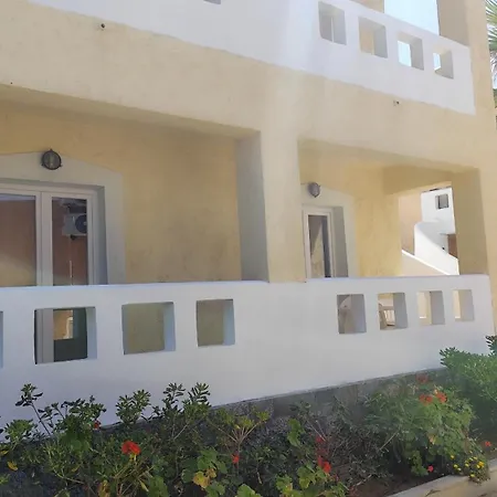 Niros Beachfront Hotel de apartamente *